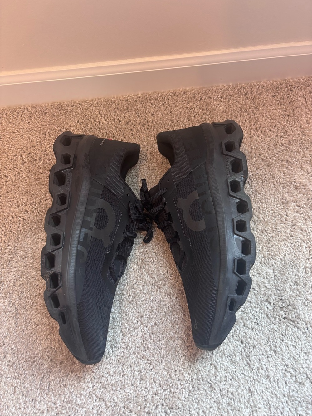 On Running Black Men's Athletic Lace-Up Trainer